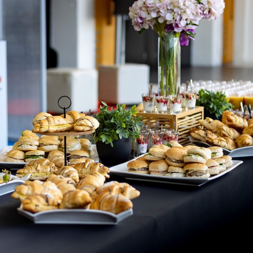 catering 25 personas